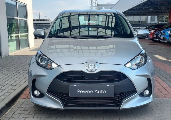 Toyota Yaris cena 72900 przebieg: 10150, rok produkcji 2023 z Września małe 172